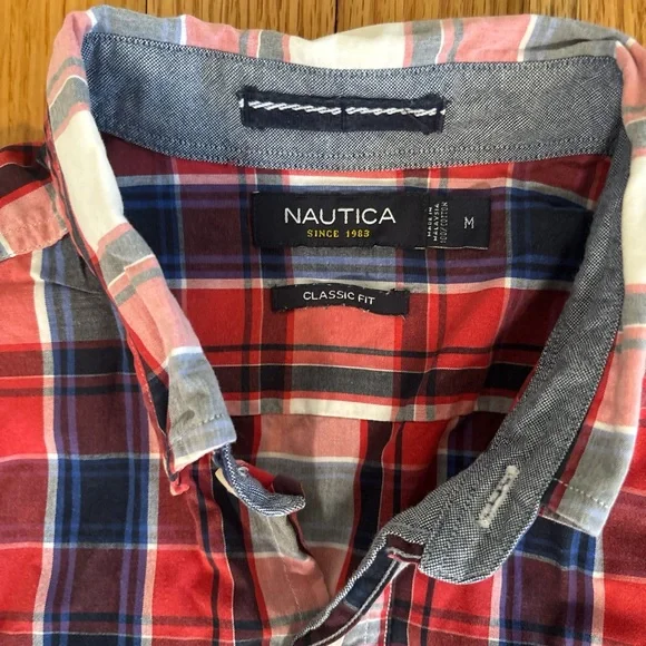 Set of 4 Men’s Medium Long Sleeve Button Downs - Picture 3 of 7